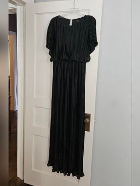 Black Pleated Maxi Dress, Size Large, Brand: Wishlist Apparel